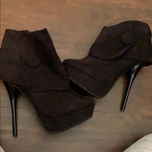 Black suede heel bootie size 6 NEVER WORN